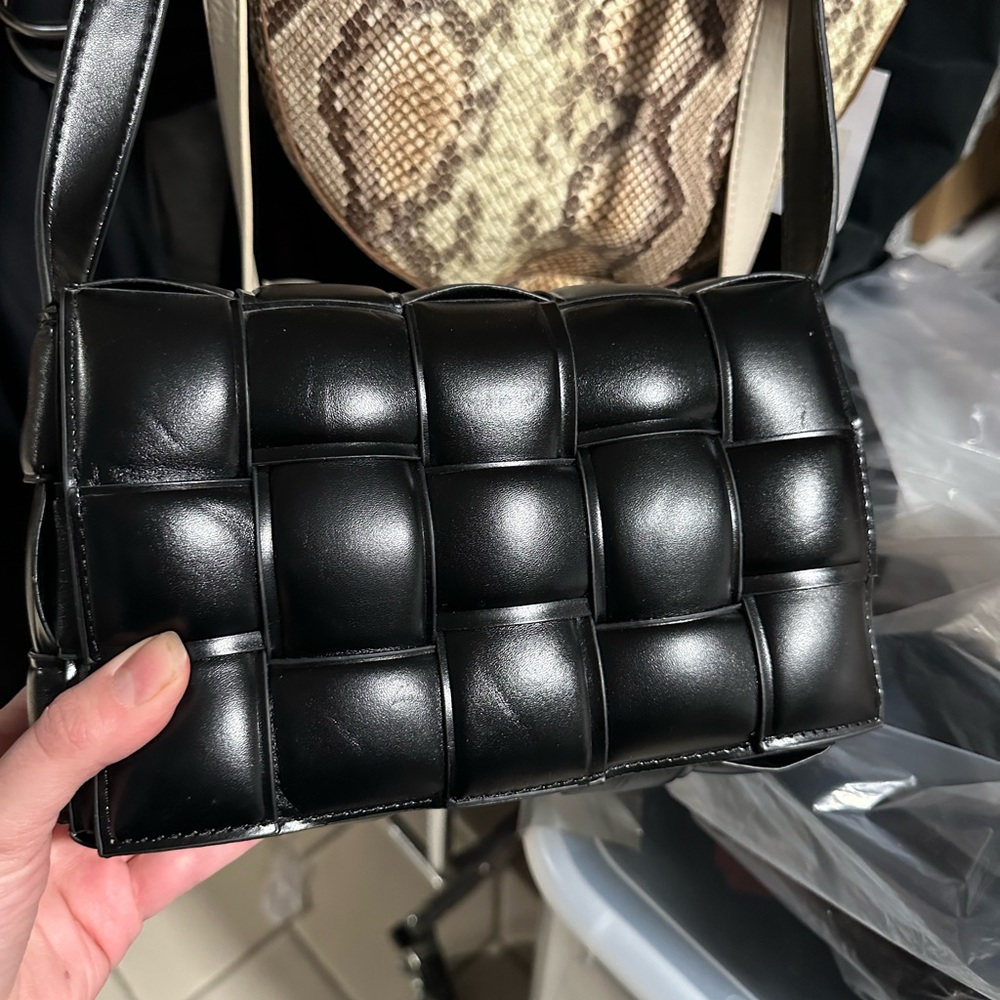 Black crosshatch crossbody